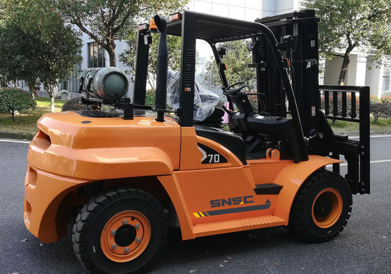 CE 7 ตันก๊าซโพรเปาเนียม Forklift ก๊าซเบนซิน Forklift กับ USA PSI เครื่องยนต์