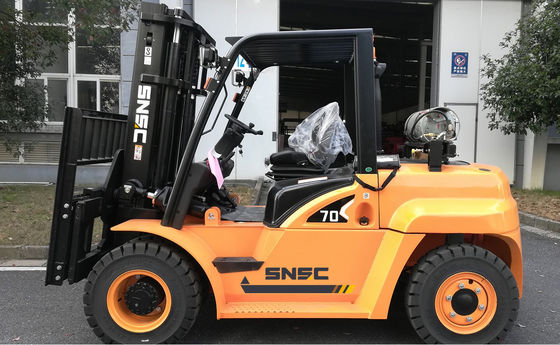 CE 7 ตันก๊าซโพรเปาเนียม Forklift ก๊าซเบนซิน Forklift กับ USA PSI เครื่องยนต์