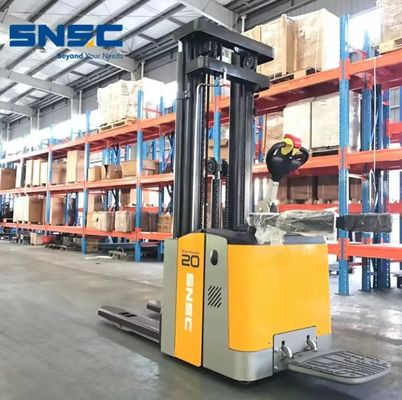 Apilador Stacker 1500kg 2000kg รถบรรทุกไฟฟ้าสําหรับโรงแรม ร้านขายเสื้อผ้า