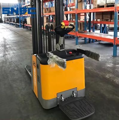 Apilador Stacker 1500kg 2000kg รถบรรทุกไฟฟ้าสําหรับโรงแรม ร้านขายเสื้อผ้า